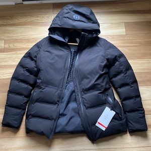 Womens lululemon Jacket. Size 12 (Fits like L) TAGS ON NEVER WORN BRAND NEW